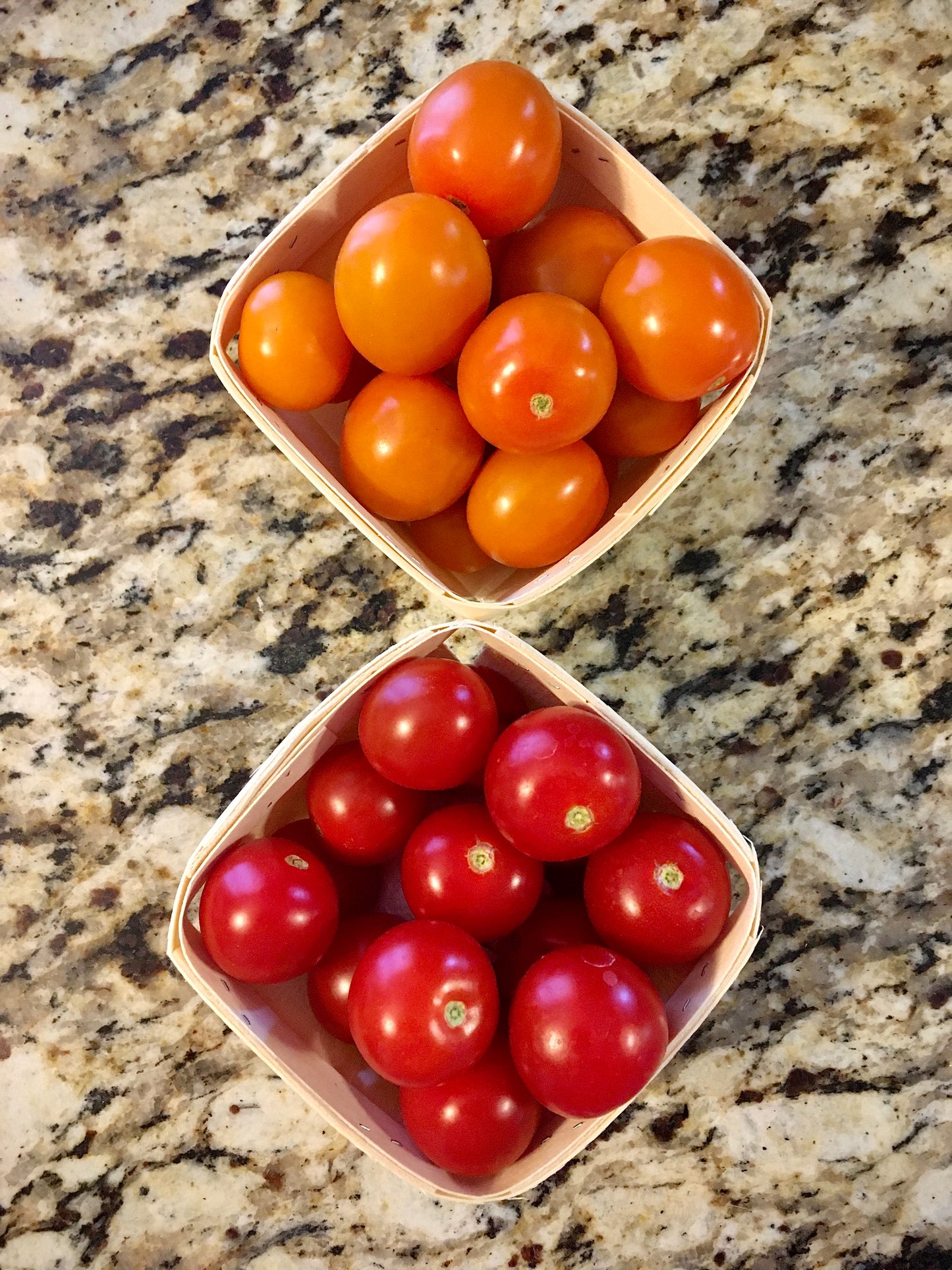 Tomato (sweet cherry)